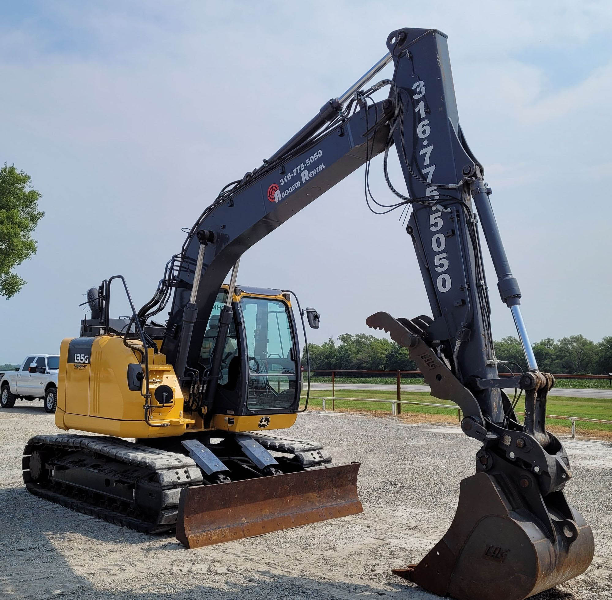 2017 John Deere 135G