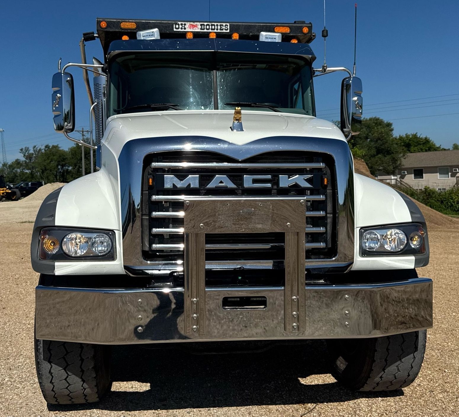 2024 Mack Granite GR64F